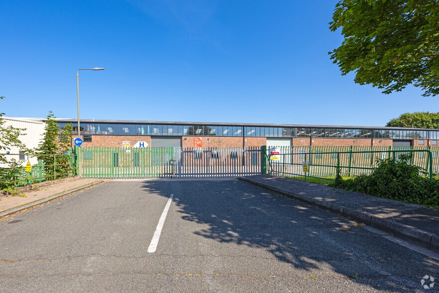 Fields Farm Rd, Nottingham to rent - Building Photo - Image 3 of 4