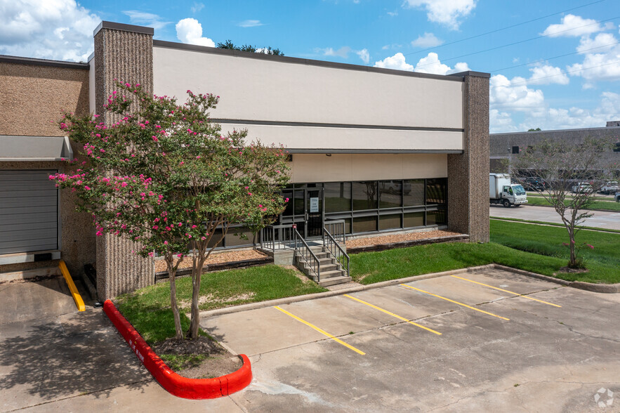 5700-5750 Campbell Rd, Houston, TX for sale - Primary Photo - Image 1 of 1