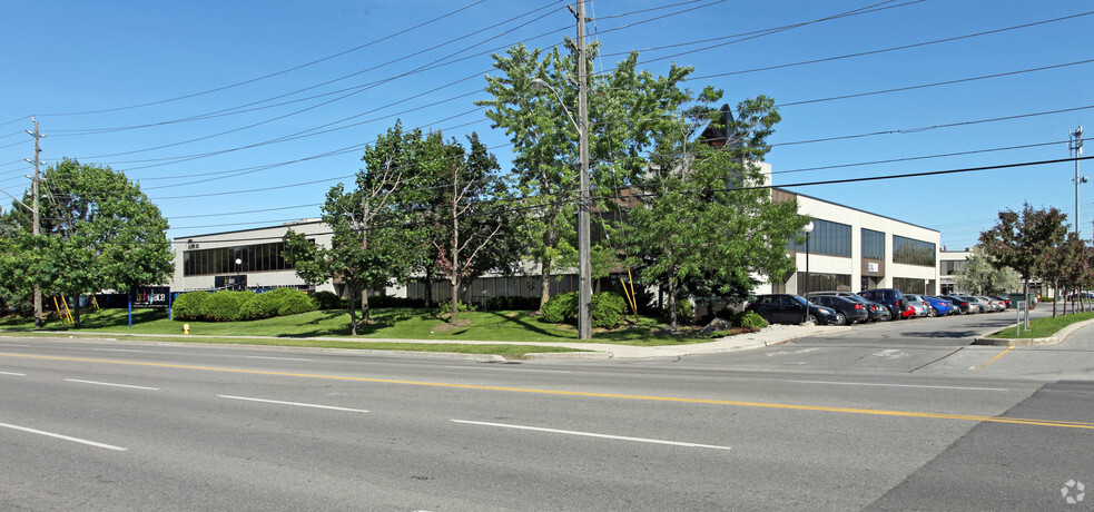 590 Alden Rd, Markham, ON for rent - Building Photo - Image 2 of 4