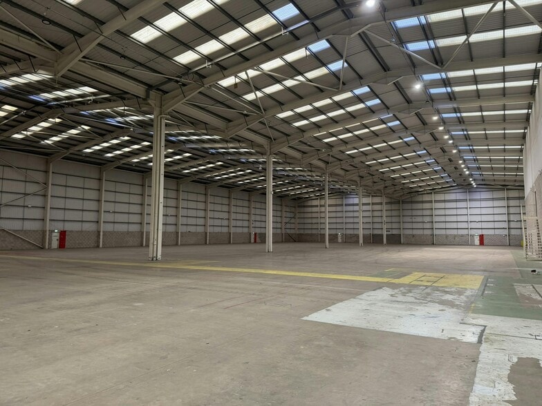 First Av, Deeside to rent - Building Photo - Image 3 of 18