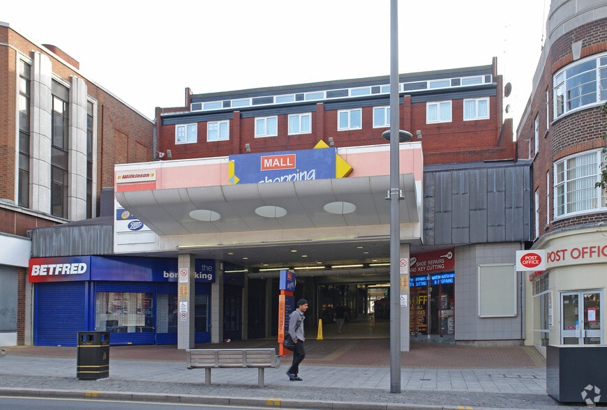 Heathway, Dagenham, RM10 8RE UK