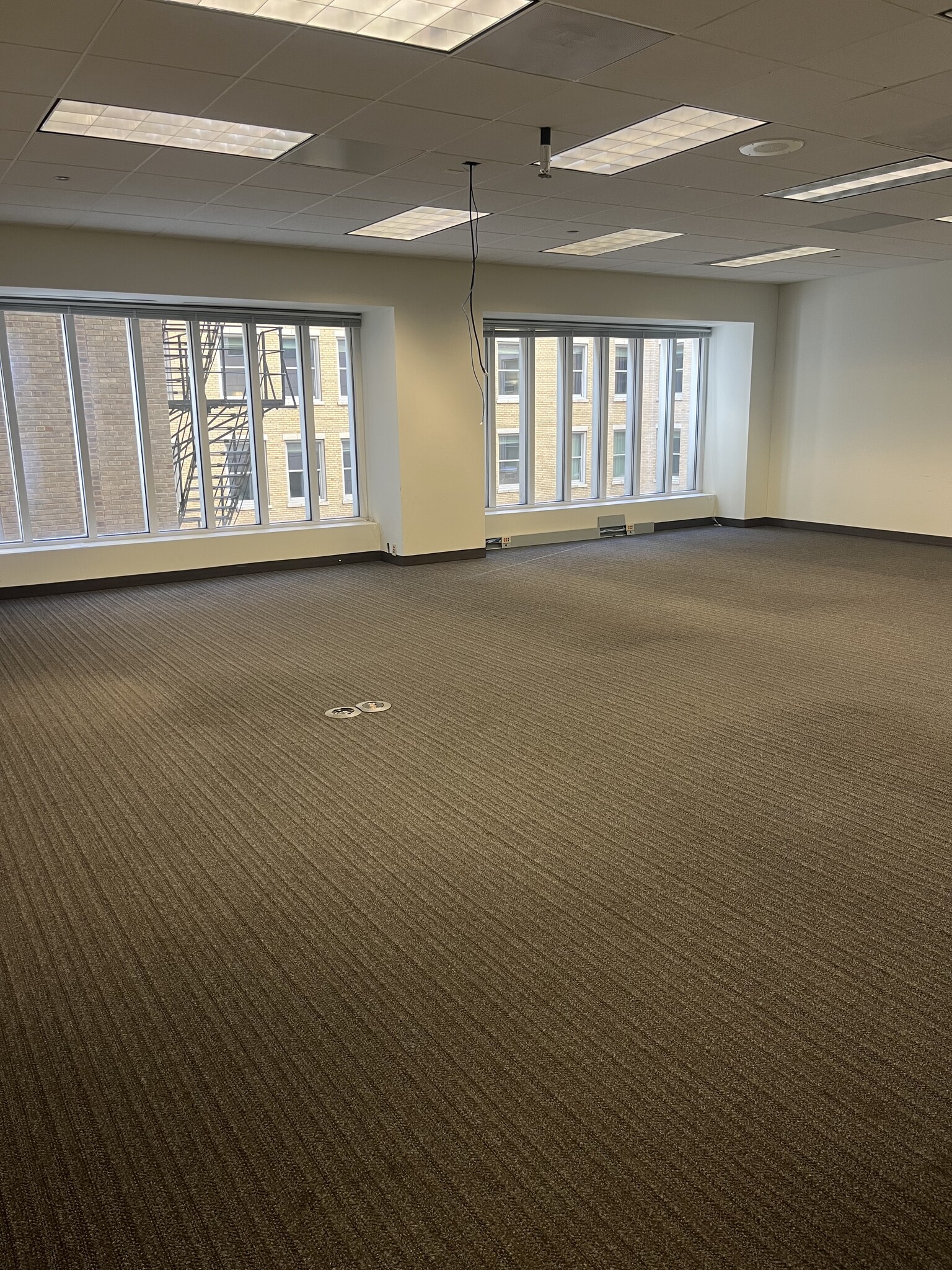 190 S La Salle St, Chicago, IL to rent Building Photo- Image 1 of 3