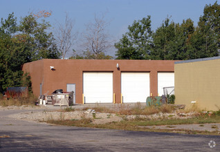 3727-3729 Linden Ave SE, Grand Rapids, MI for rent Building Photo- Image 1 of 2