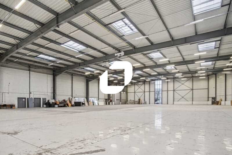 Light Industrial in Le Mesnil-Amelot to rent - Interior Photo - Image 3 of 30