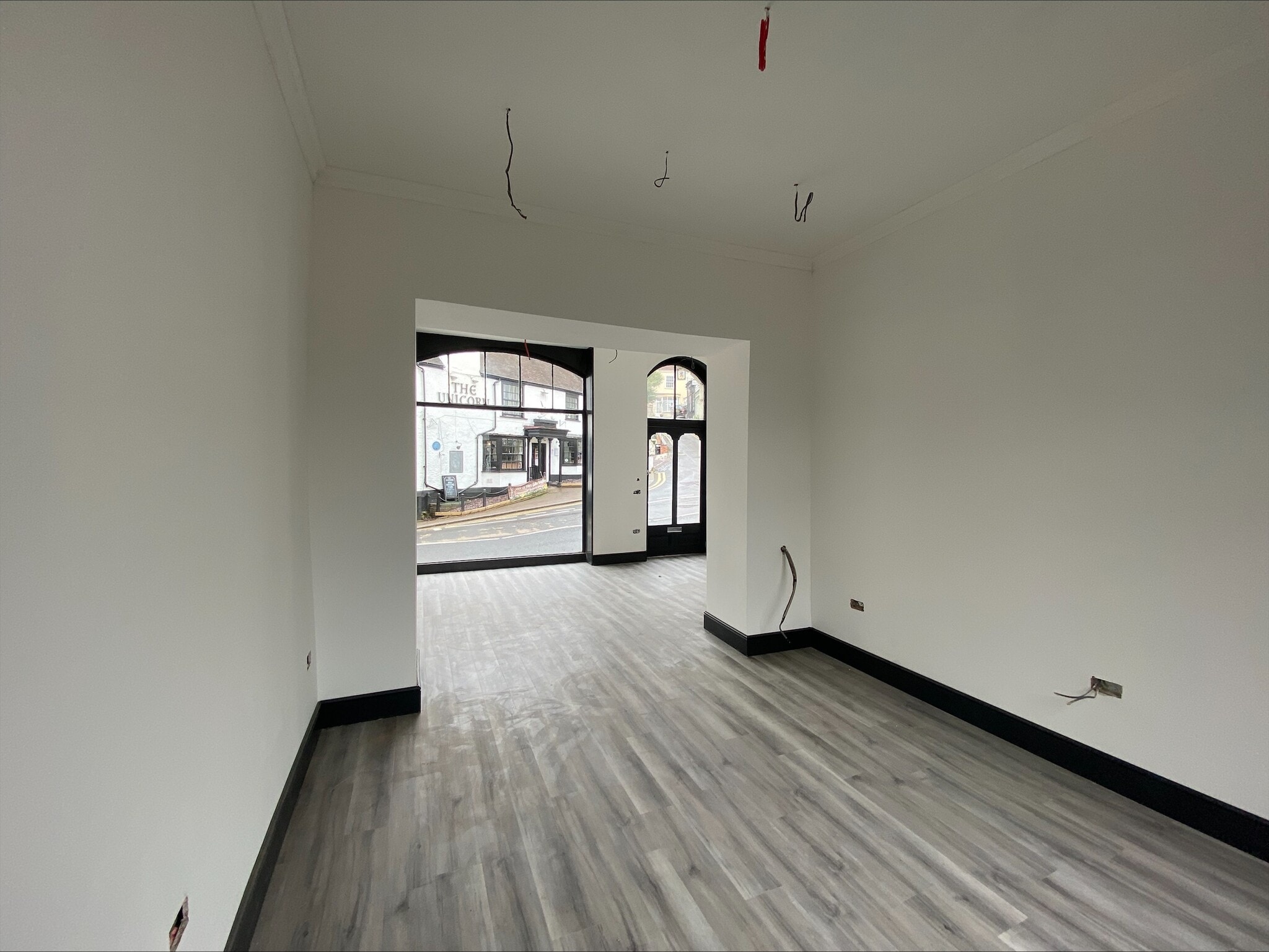 8 Worcester Rd, Malvern to rent Interior Photo- Image 1 of 9