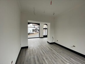 8 Worcester Rd, Malvern to rent Interior Photo- Image 1 of 9