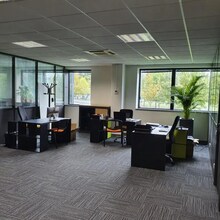 Office in Bry-sur-Marne to rent Interior Photo- Image 1 of 8