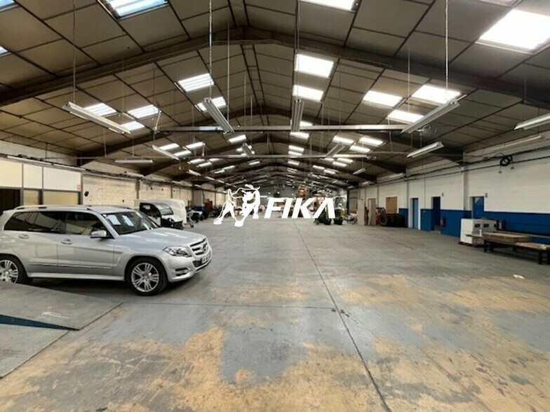 Light Industrial in Muret for sale - Interior Photo - Image 2 of 8