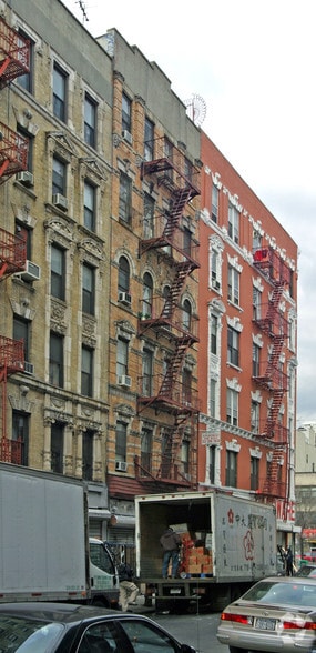 139 Eldridge St, New York, NY to rent - Building Photo - Image 2 of 34