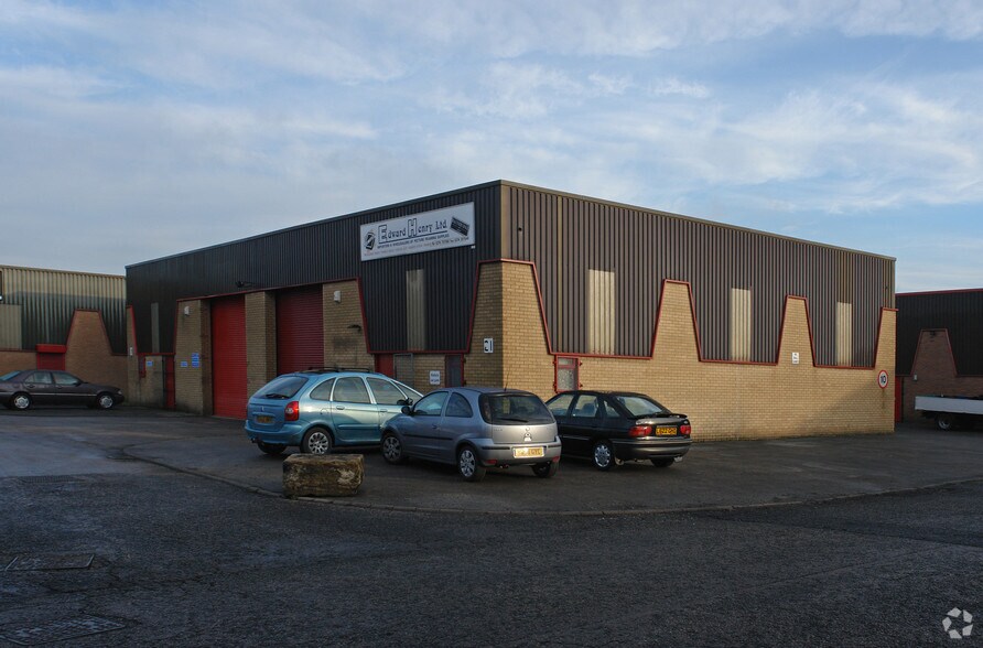 Pitcliffe Way, Bradford for sale - Primary Photo - Image 1 of 1