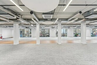 Office in Boulogne-Billancourt to rent Interior Photo- Image 1 of 1
