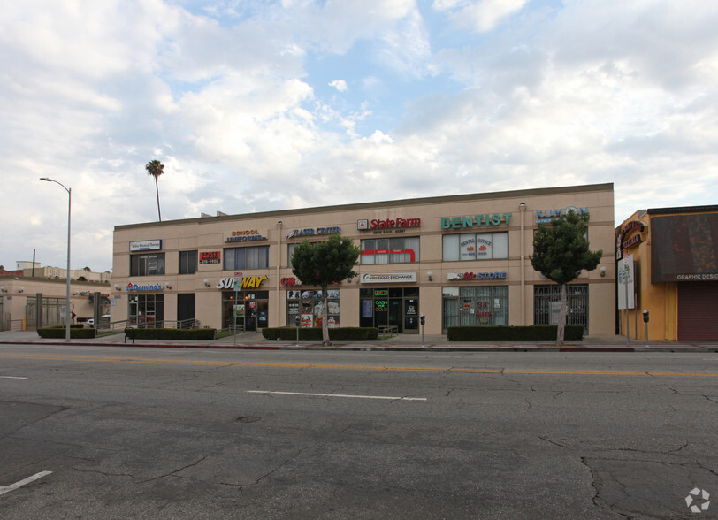 5065 Hollywood Blvd, Los Angeles, CA for rent - Building Photo - Image 2 of 13