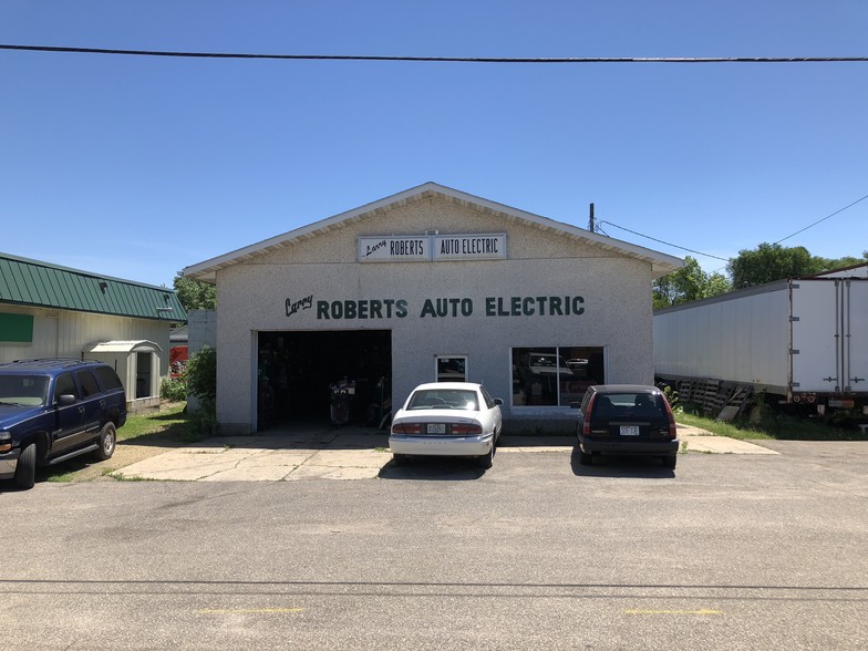 1017 W Main St, Stoughton, WI for sale - Primary Photo - Image 1 of 2