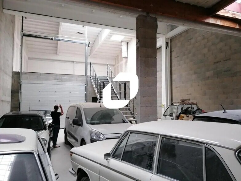 1860 Route De Frans, Villefranche-sur-Saône to rent - Interior Photo - Image 3 of 5