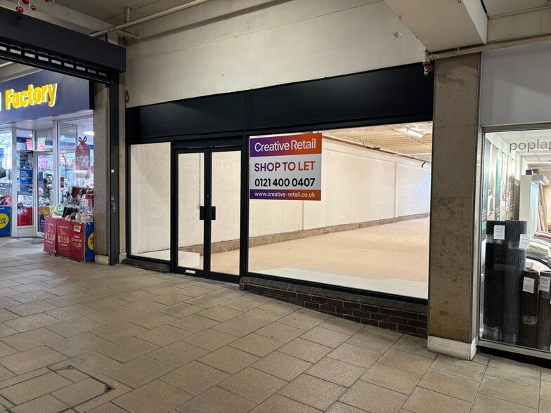 St Andrews Sq, Droitwich to rent - Building Photo - Image 2 of 28