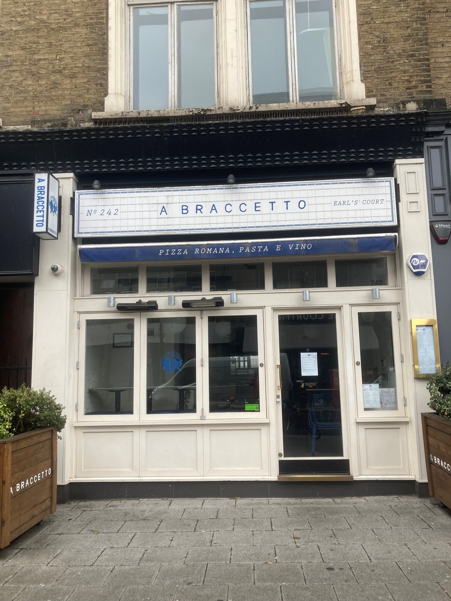 242 Earls Court Rd, London to rent Building Photo- Image 1 of 3