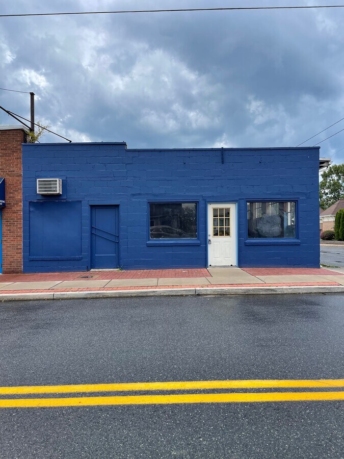 22 Howard St, Aberdeen, MD 21001 UK