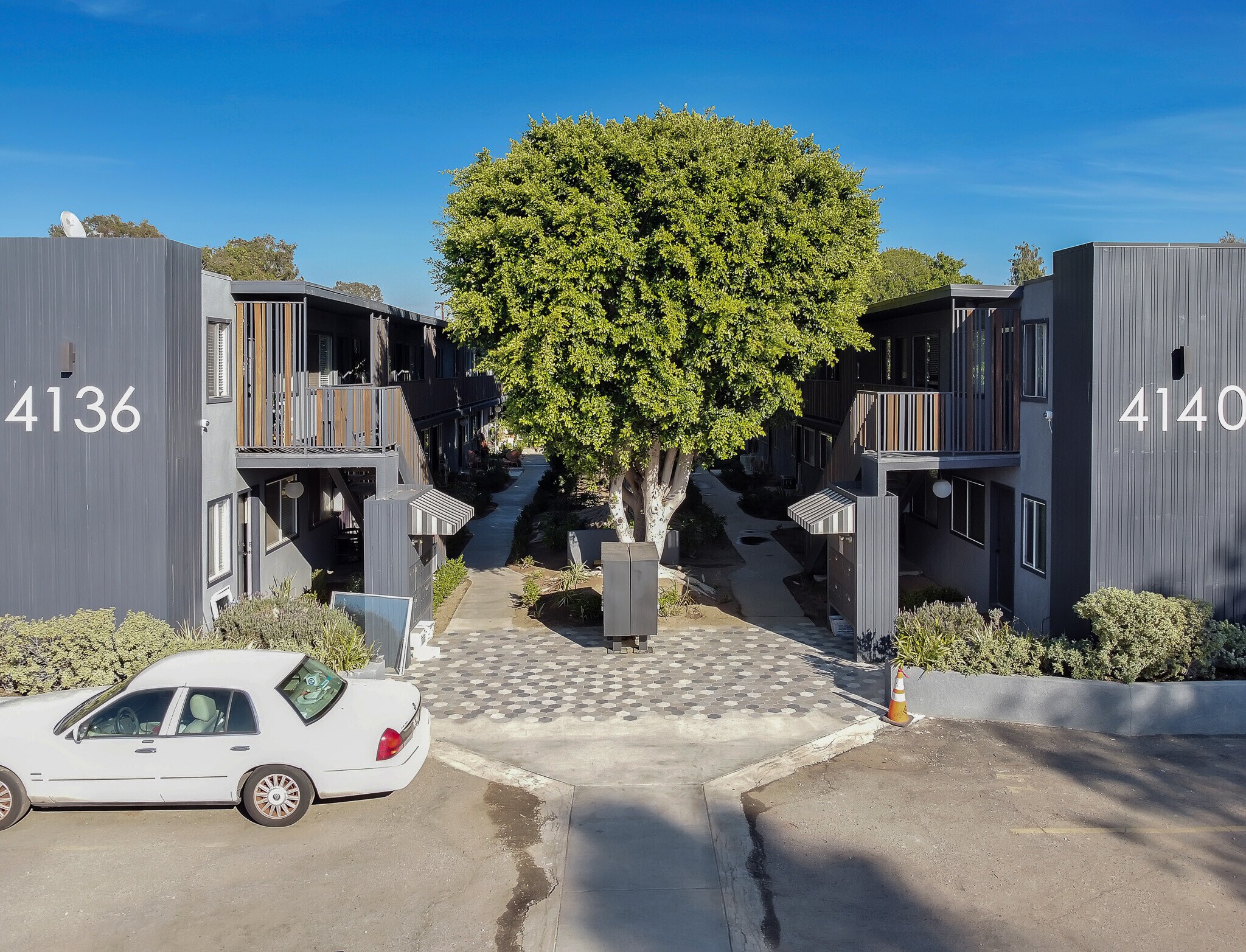 4136-4140 Grand View Blvd, Los Angeles, CA for sale Building Photo- Image 1 of 1