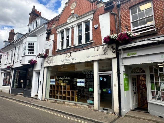 73 Parchment St, Winchester to rent - Building Photo - Image 2 of 6