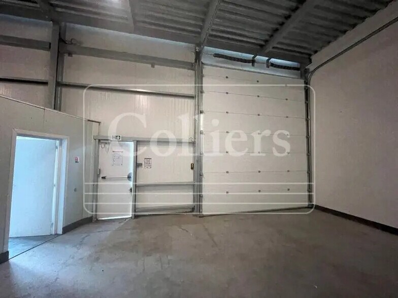 Light Industrial in Gémenos to rent - Interior Photo - Image 3 of 5