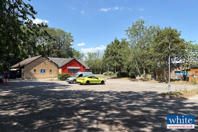 A40 Eynsham Services Site, Witney to rent - Building Photo - Image 3 of 5