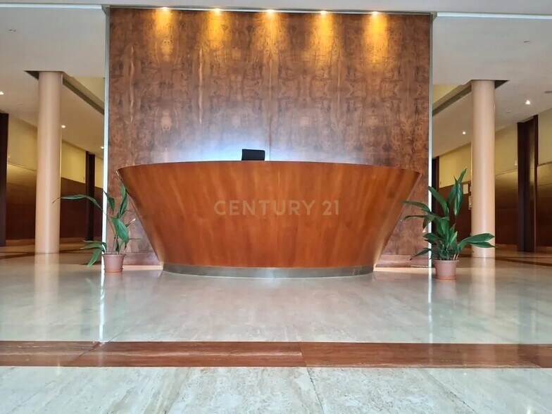 Office in Pozuelo de Alarcón, Madrid to rent - Primary Photo - Image 1 of 6
