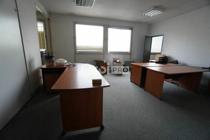 Office in Dijon to rent - Building Photo - Image 2 of 7
