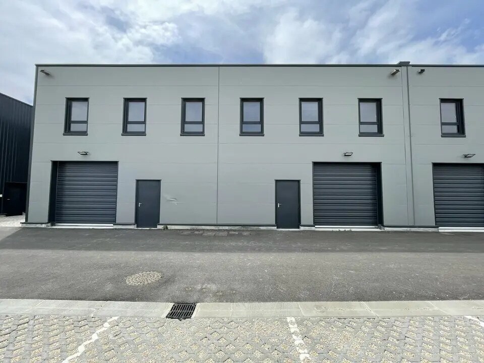 Industrial in Avignon to rent Building Photo- Image 1 of 4