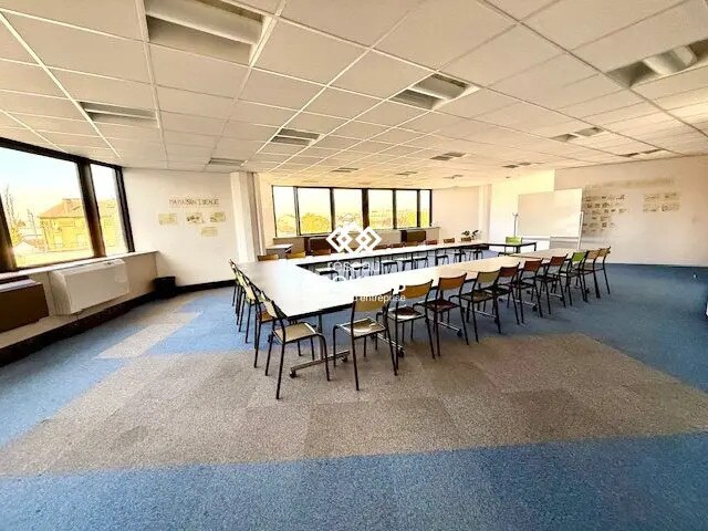 Office in Argenteuil to rent - Interior Photo - Image 1 of 2