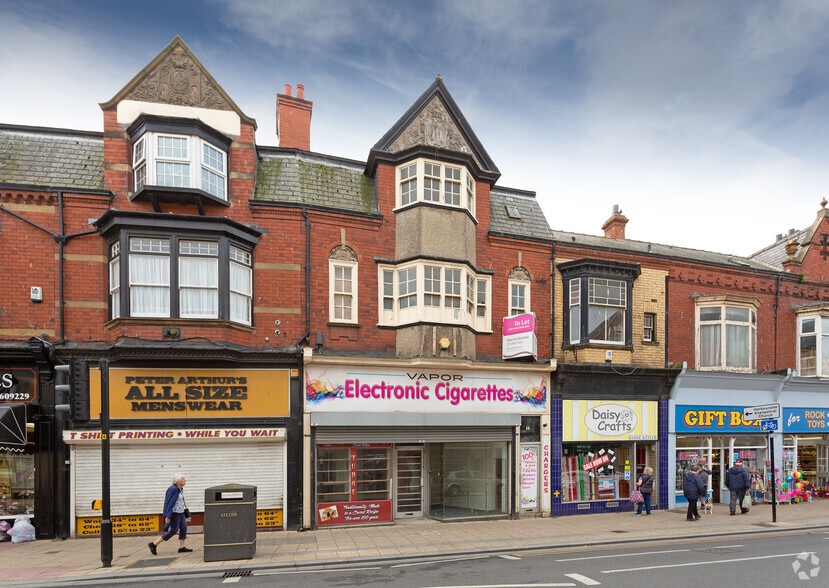 9-11 Bridge St, Bridlington for sale - Primary Photo - Image 1 of 3