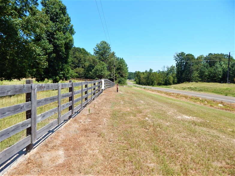 2250 S FM 2869, Holly Lake Ranch, TX for sale - Building Photo - Image 3 of 26