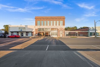 125 S Waco St, Hillsboro, TX for rent Building Photo- Image 1 of 42