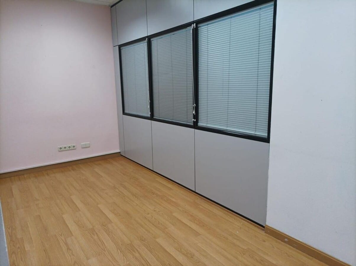 Madrid, MAD 28044 - Unit 1 -  - Interior Photo - Image 2 of 5