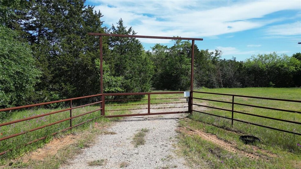 1899 TX-21, Paige, TX for sale - Building Photo - Image 3 of 16