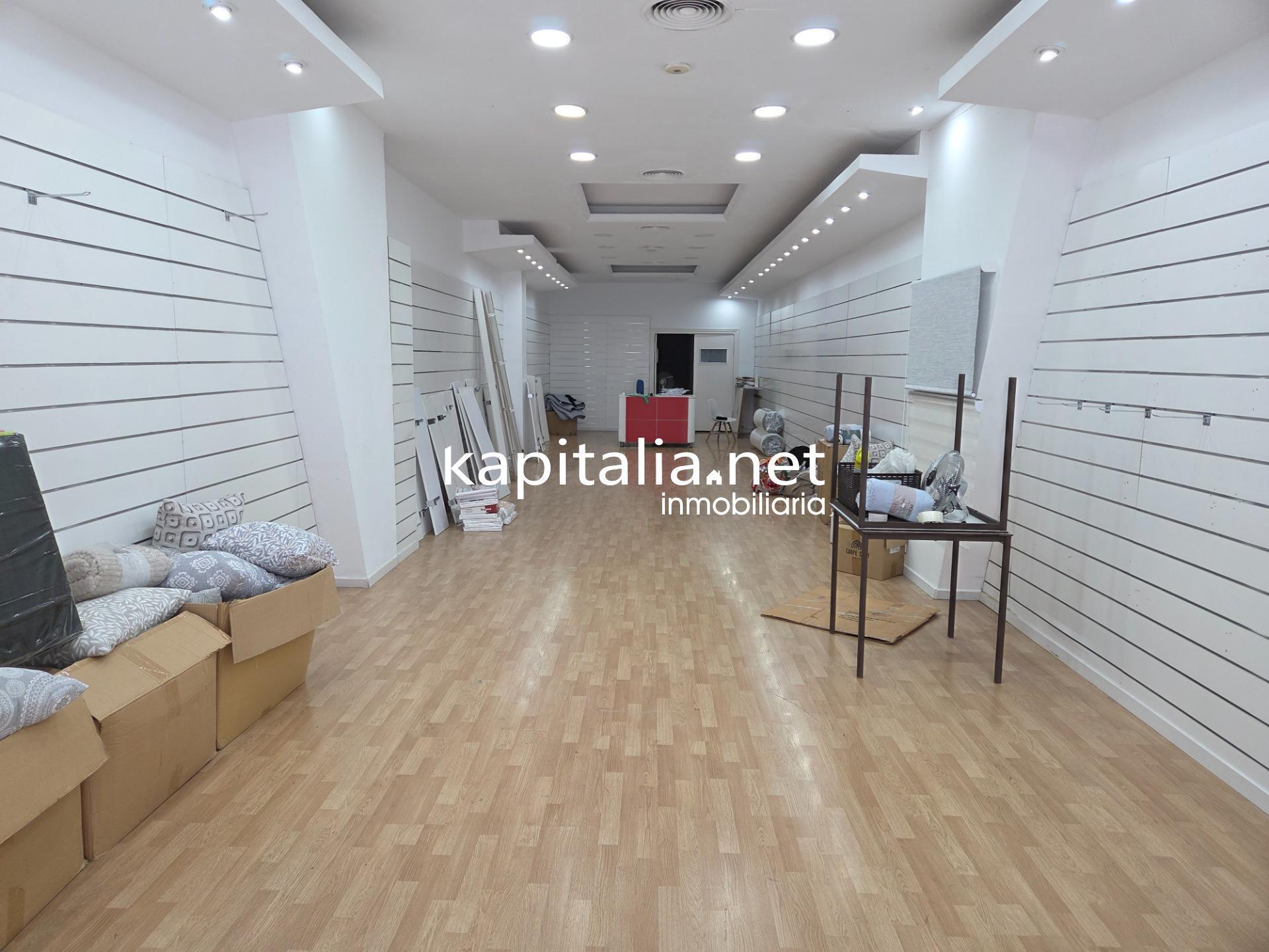Retail in Ontinyent, Valencia to rent Interior Photo- Image 1 of 11