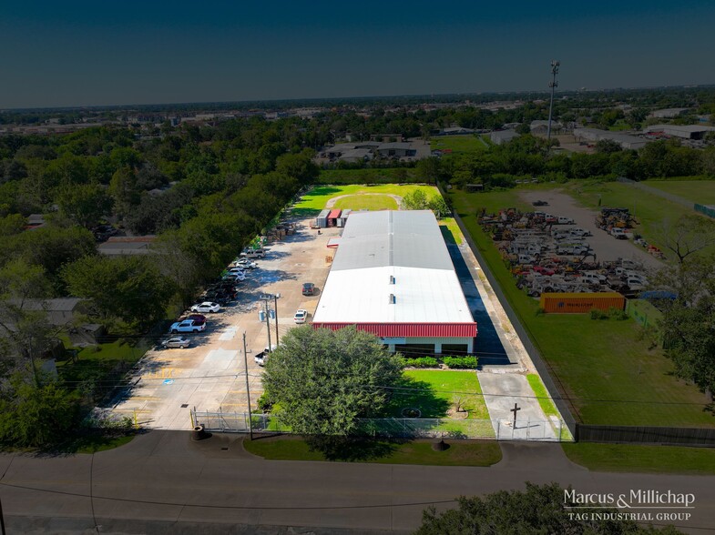 904 Perla Rd, Pasadena, TX for sale - Building Photo - Image 2 of 11