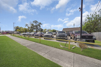 811 N Main St, Baytown, TX for sale Primary Photo- Image 1 of 23