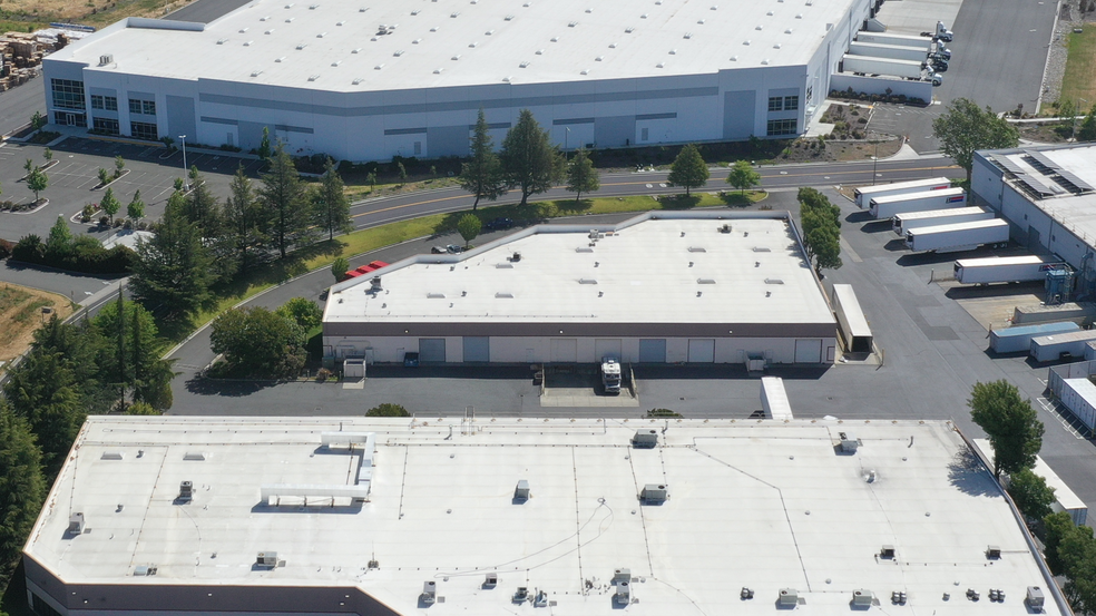 2349 N Watney Way, Fairfield, CA for rent - Aerial - Image 3 of 15