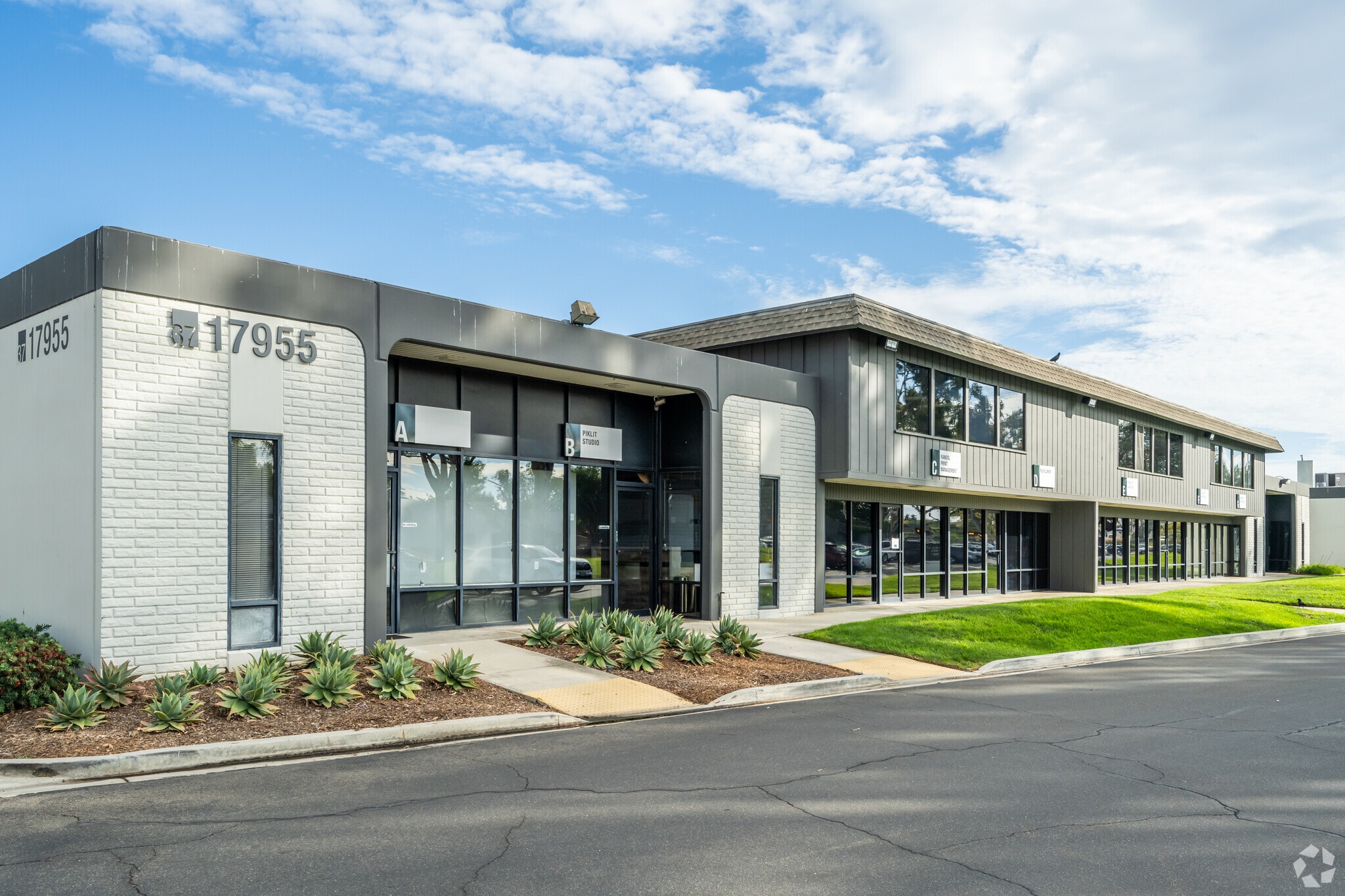 17955 Sky Park Cir, Irvine, CA to rent Primary Photo- Image 1 of 5