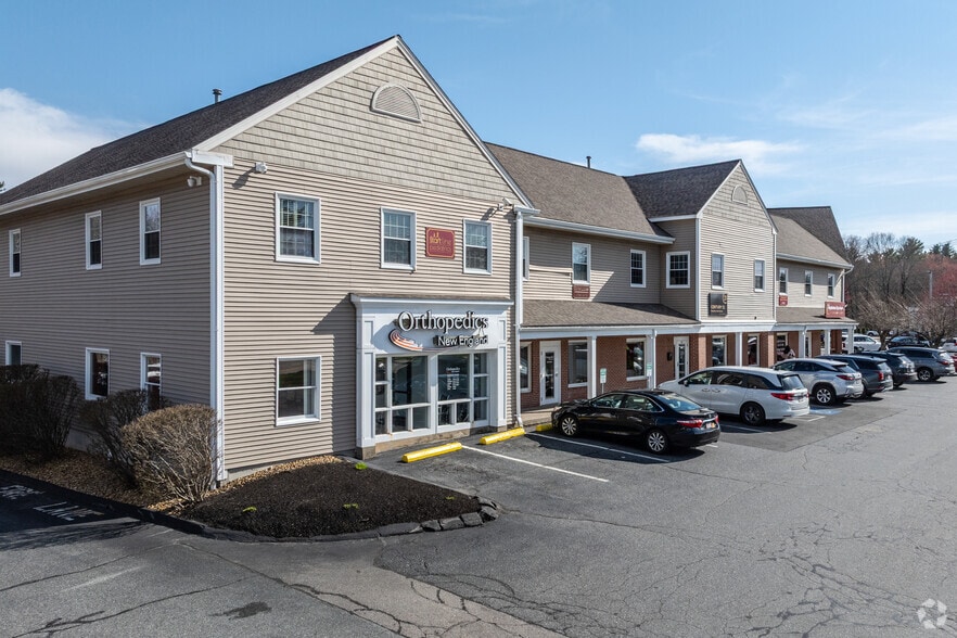 77 W Main St, Hopkinton, MA to rent - Primary Photo - Image 1 of 3