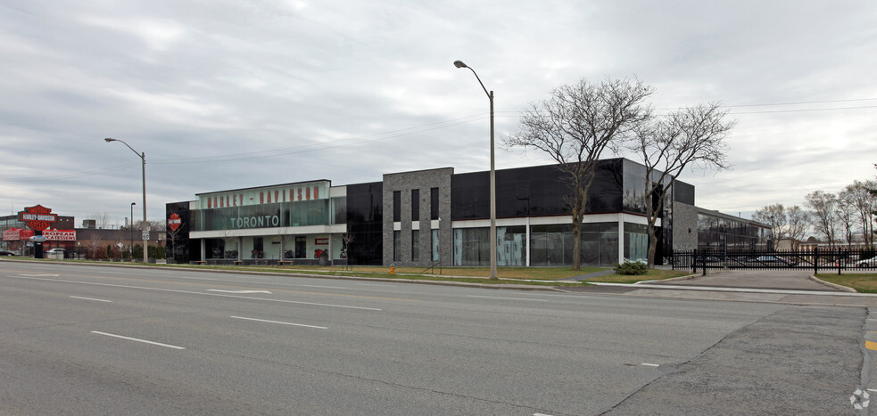 1325 Lawrence Ave E, Toronto, ON for rent - Building Photo - Image 3 of 10