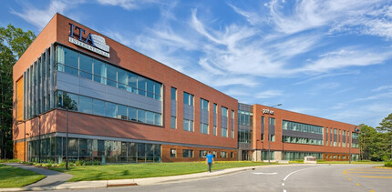 700 Tech Center Pkwy, Newport News, VA for rent Building Photo- Image 1 of 2