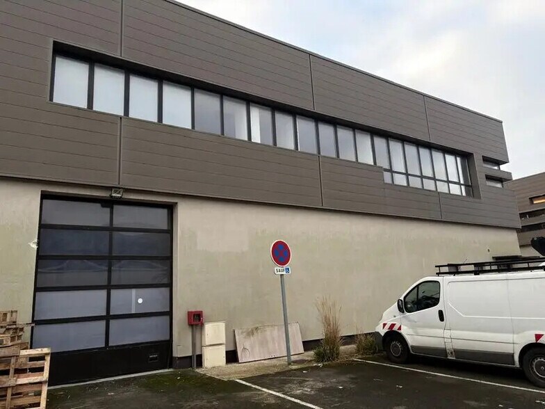 Light Industrial in Collégien to rent - Building Photo - Image 3 of 14