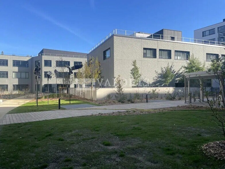 26-34 Rue De Bruxelles, Villeurbanne to rent - Building Photo - Image 2 of 21