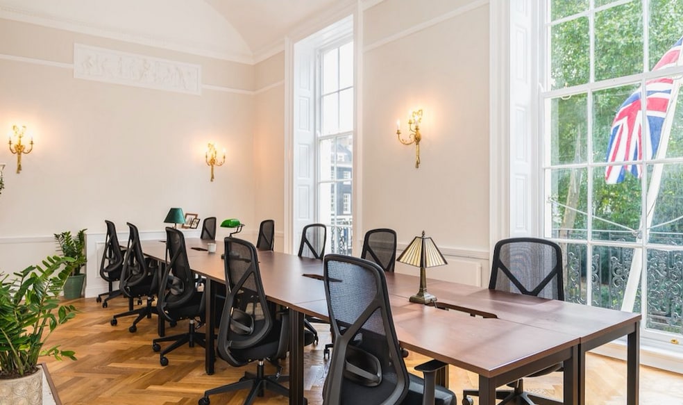 4-6 Bedford Sq, London to rent - Interior Photo - Image 2 of 12