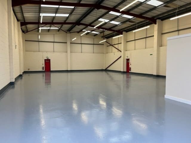 Bridge Trading Estate, Bury to rent - Interior Photo - Image 2 of 3