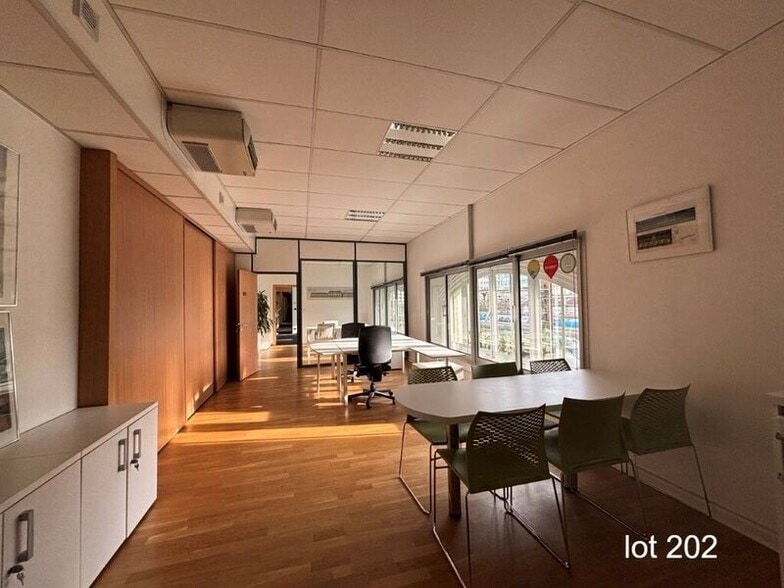 Office in Lyon to rent - Interior Photo - Image 2 of 20