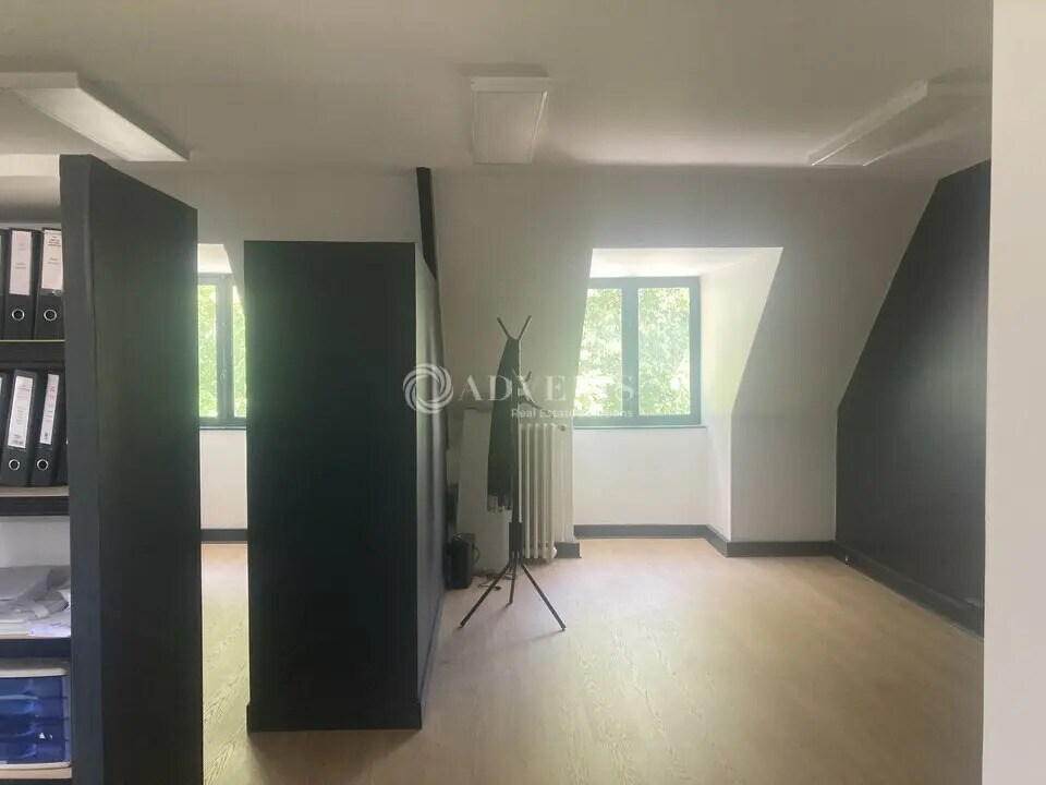Location Commerce 303 m² - Photo 1