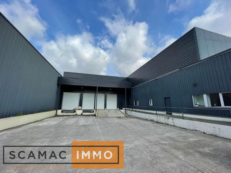 Office in Combs-la-Ville to rent - Building Photo - Image 1 of 2