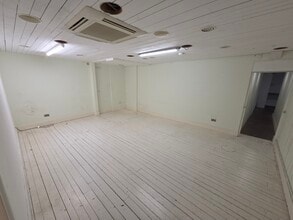 154 Bartholomew St, Newbury to rent Interior Photo- Image 2 of 5